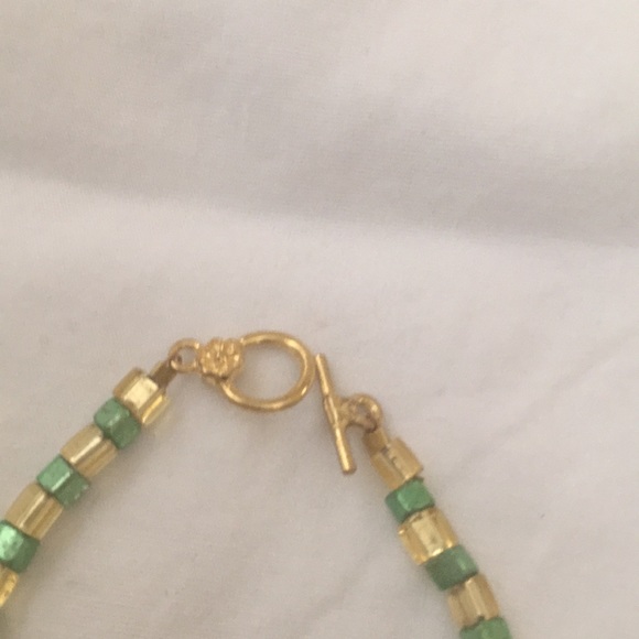 Bracelet Green, Gold Shiny Square Beads with Toggle Clasp - Picture 5 of 8